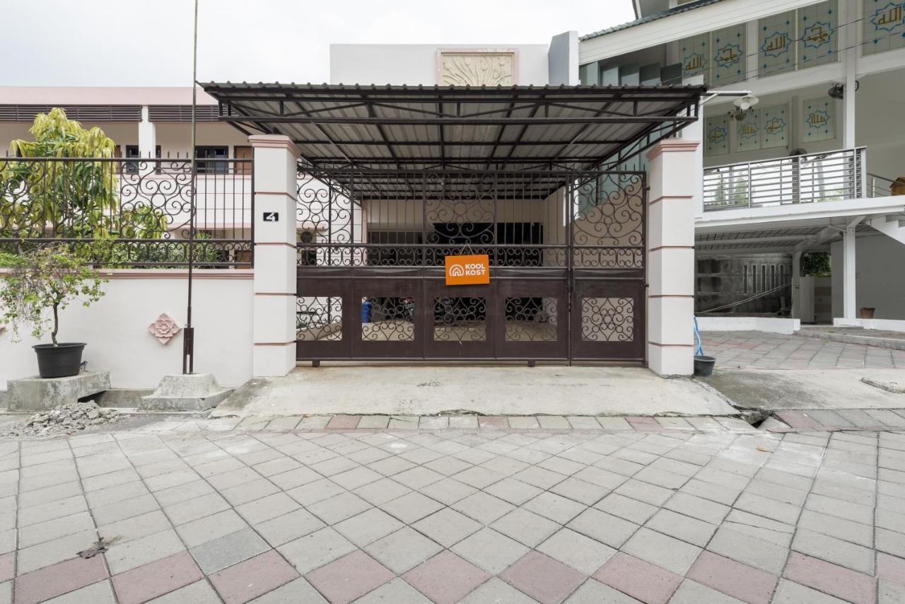Koolkost Syariah Near Upn Veteran Hotel Medokanayu Exterior foto